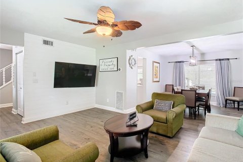 Casa en venta en Tampa, Florida, 4 dormitorios, 157.93 m2 № 2334235 - foto 11