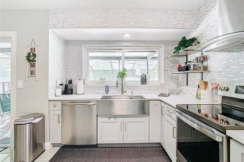 Casa en venta en Tampa, Florida, 4 dormitorios, 157.93 m2 № 2334235 - foto 18
