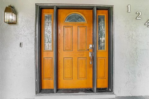 Casa en venta en Tampa, Florida, 4 dormitorios, 157.93 m2 № 2334235 - foto 5