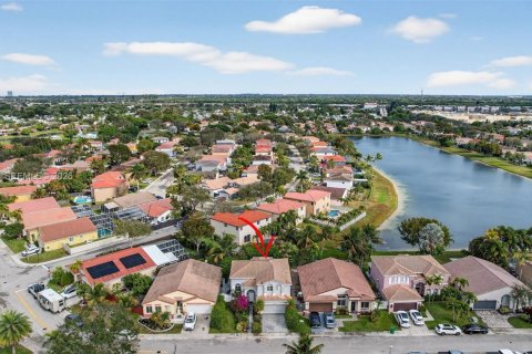 Купить виллу или дом в Дейви, Флорида 4 спальни, 205.87м2, № 2030476 - фото 2