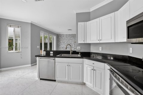 Купить виллу или дом в Дейви, Флорида 4 спальни, 205.87м2, № 2030476 - фото 10