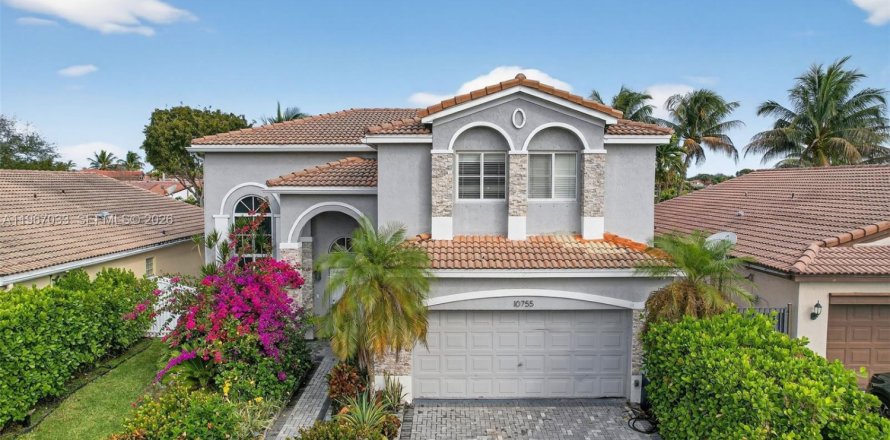 Дом в Дейви, Флорида 4 спальни, 205.87м2 № 2030476