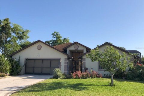 House in Leesburg, Florida 3 bedrooms, 220.09 sq.m. № 1644315 - photo 2