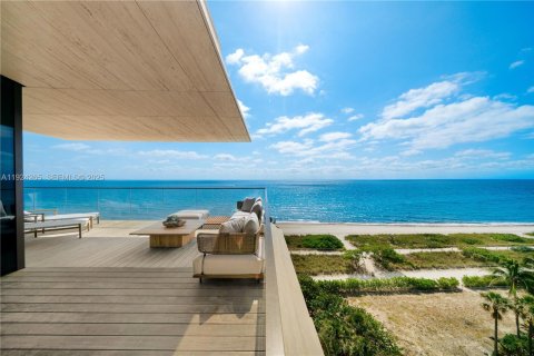 Copropriété à vendre à Surfside, Floride: 3 chambres, 291.34 m2 № 2088540 - photo 11