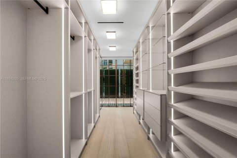 Copropriété à vendre à Surfside, Floride: 3 chambres, 291.34 m2 № 2088540 - photo 29