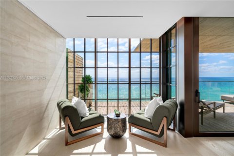 Copropriété à vendre à Surfside, Floride: 3 chambres, 291.34 m2 № 2088540 - photo 7