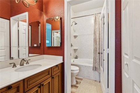 Townhouse in Dania Beach, Florida 2 bedrooms, 102.19 sq.m. № 1863820 - photo 9