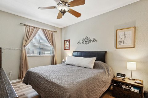 Townhouse in Dania Beach, Florida 2 bedrooms, 102.19 sq.m. № 1863820 - photo 8
