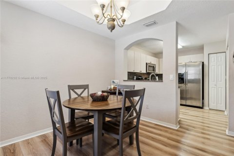 Townhouse in Dania Beach, Florida 2 bedrooms, 102.19 sq.m. № 1863820 - photo 6