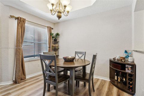 Townhouse in Dania Beach, Florida 2 bedrooms, 102.19 sq.m. № 1863820 - photo 7