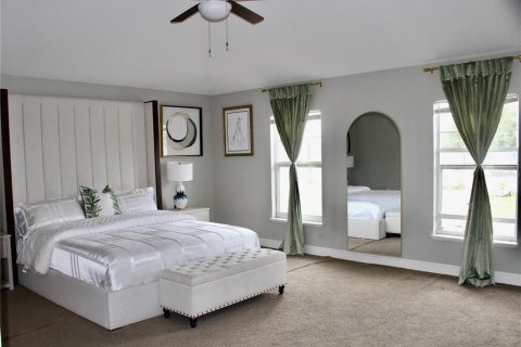 House in Deltona, Florida 4 bedrooms, 258.36 sq.m. № 1687824 - photo 2