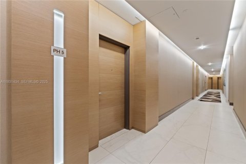 Condominio en venta en North Miami Beach, Florida, 3 dormitorios, 192.96 m2 № 2078918 - foto 3