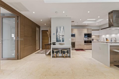 Condominio en venta en North Miami Beach, Florida, 3 dormitorios, 192.96 m2 № 2078918 - foto 13