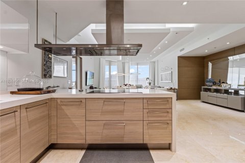 Condominio en venta en North Miami Beach, Florida, 3 dormitorios, 192.96 m2 № 2078918 - foto 6