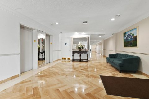 Condo in Palm Beach, Florida, 1 bedroom  № 2184146 - photo 18