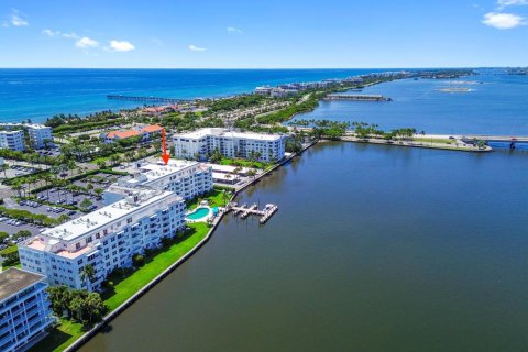 Condo in Palm Beach, Florida, 1 bedroom  № 2184146 - photo 2