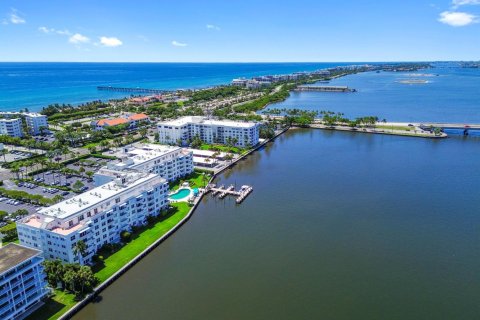 Condo in Palm Beach, Florida, 1 bedroom  № 2184146 - photo 17