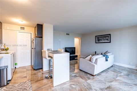 Condominio en venta en Pompano Beach, Florida, 2 dormitorios, 78.97 m2 № 2152699 - foto 3