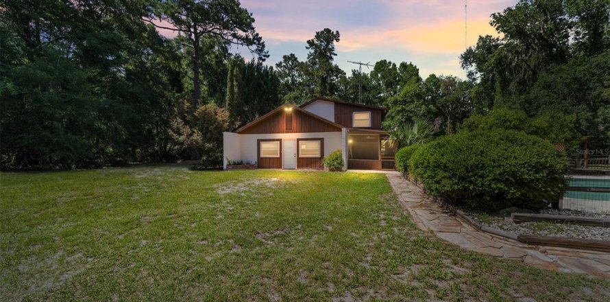 House in Micanopy, Florida 3 bedrooms, 246.38 sq.m. № 1740709
