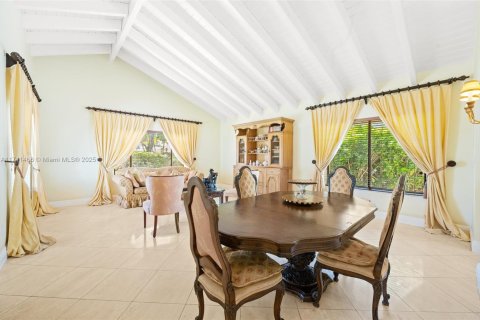 Villa ou maison à vendre à Miami, Floride: 4 chambres № 1492356 - photo 6
