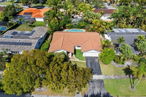 Villa ou maison à vendre à Miami, Floride: 4 chambres № 1492356 - photo 2