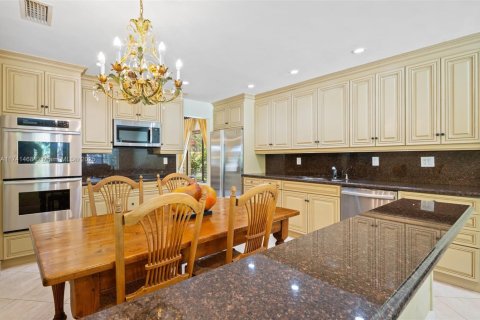 Villa ou maison à vendre à Miami, Floride: 4 chambres № 1492356 - photo 7