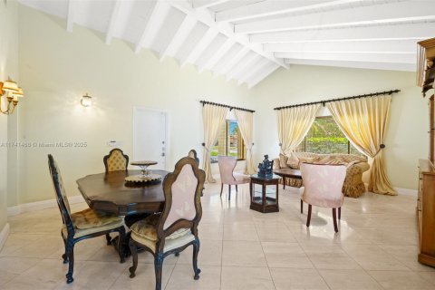 Villa ou maison à vendre à Miami, Floride: 4 chambres № 1492356 - photo 4