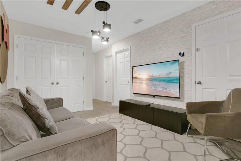 Adosado en venta en Kissimmee, Florida, 5 dormitorios, 213.12 m2 № 1902758 - foto 10