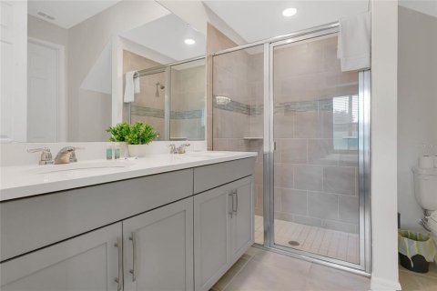 Adosado en venta en Kissimmee, Florida, 5 dormitorios, 213.12 m2 № 1902758 - foto 9