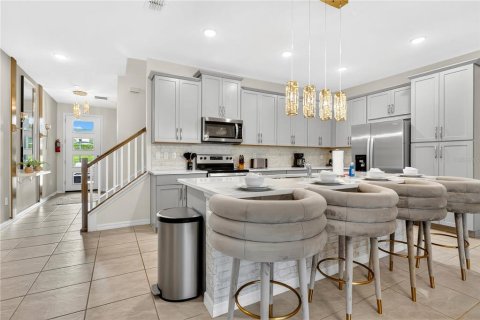 Adosado en venta en Kissimmee, Florida, 5 dormitorios, 213.12 m2 № 1902758 - foto 29