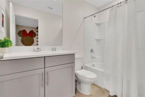 Adosado en venta en Kissimmee, Florida, 5 dormitorios, 213.12 m2 № 1902758 - foto 18