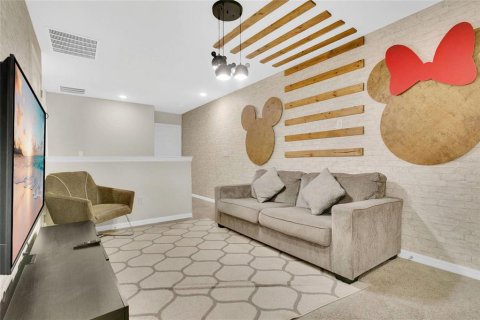 Adosado en venta en Kissimmee, Florida, 5 dormitorios, 213.12 m2 № 1902758 - foto 11