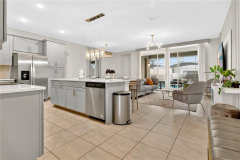 Adosado en venta en Kissimmee, Florida, 5 dormitorios, 213.12 m2 № 1902758 - foto 2