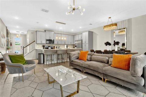 Adosado en venta en Kissimmee, Florida, 5 dormitorios, 213.12 m2 № 1902758 - foto 25