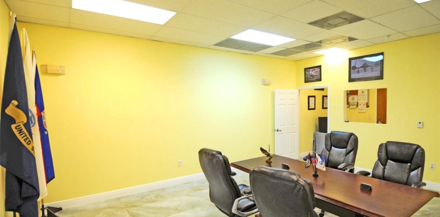 Oficina en Hialeah, Florida № 944995