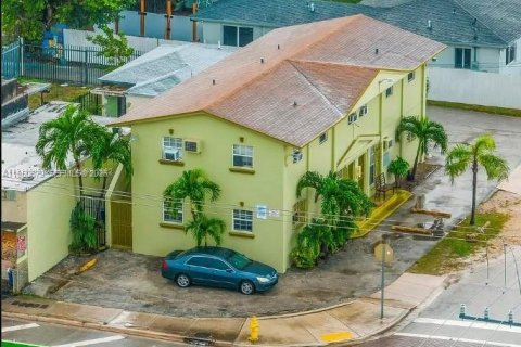 Villa ou maison à Miami, Floride 2 chambres, 271.27 m2 № 2153103