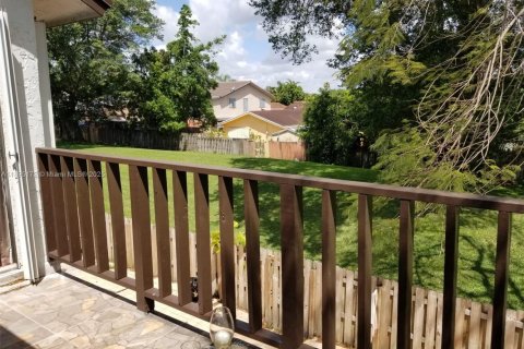 House in Miami, Florida 3 bedrooms, 137.5 sq.m. № 1947547 - photo 24