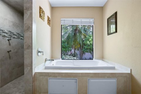 House in Temple Terrace, Florida 2 bedrooms, 144.37 sq.m. № 1871071 - photo 16
