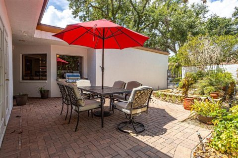 House in Temple Terrace, Florida 2 bedrooms, 144.37 sq.m. № 1871071 - photo 23