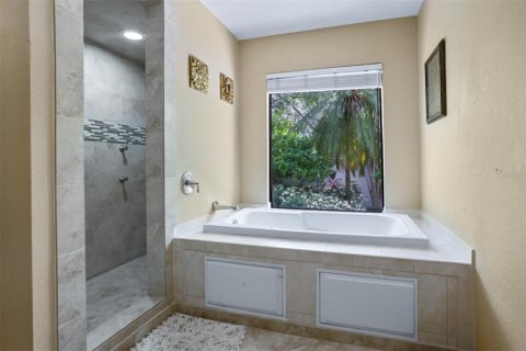 House in Temple Terrace, Florida 2 bedrooms, 144.37 sq.m. № 1871071 - photo 15