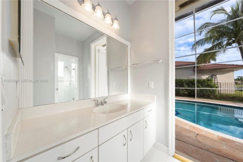 House in Weston, Florida 5 bedrooms, 267 sq.m. № 2244129 - photo 24
