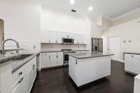 House in Weston, Florida 5 bedrooms, 267 sq.m. № 2244129 - photo 13
