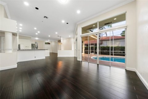 House in Weston, Florida 5 bedrooms, 267 sq.m. № 2244129 - photo 14