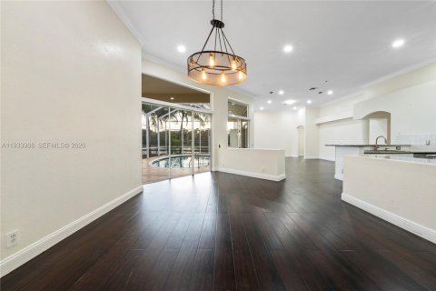 House in Weston, Florida 5 bedrooms, 267 sq.m. № 2244129 - photo 3