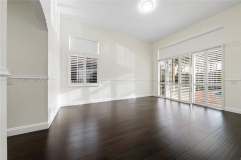 House in Weston, Florida 5 bedrooms, 267 sq.m. № 2244129 - photo 18