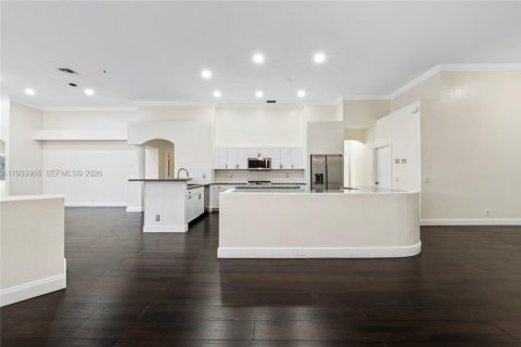House in Weston, Florida 5 bedrooms, 267 sq.m. № 2244129 - photo 12