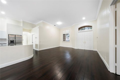 House in Weston, Florida 5 bedrooms, 267 sq.m. № 2244129 - photo 10