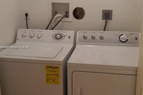 Купить кондоминиум в Дорал, Флорида 4 спальни, 175.96м2, № 1888133 - фото 17