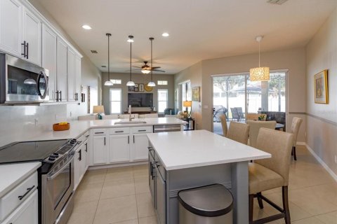 Villa ou maison à vendre à Orlando, Floride: 4 chambres, 212.28 m2 № 2400349 - photo 12