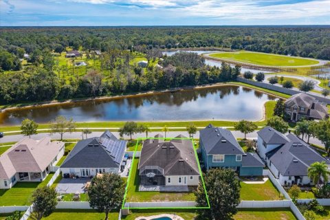 Villa ou maison à vendre à Orlando, Floride: 4 chambres, 212.28 m2 № 2400349 - photo 2